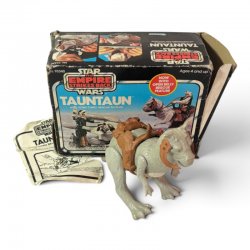 Star Wars: The Empire Strikes Back - Tauntaun with Open Belly Rescue Feature